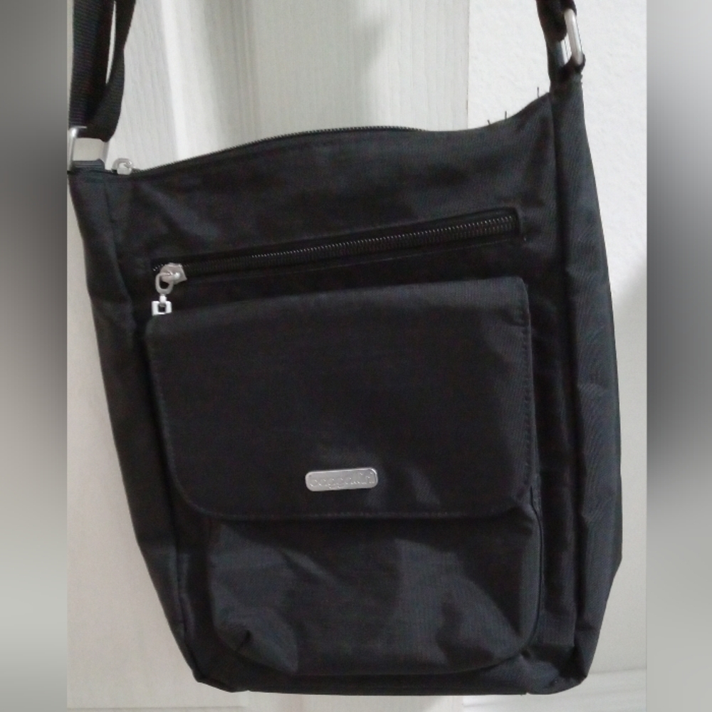 Black Woman's Shoulder Bag - Picture 3 of 4